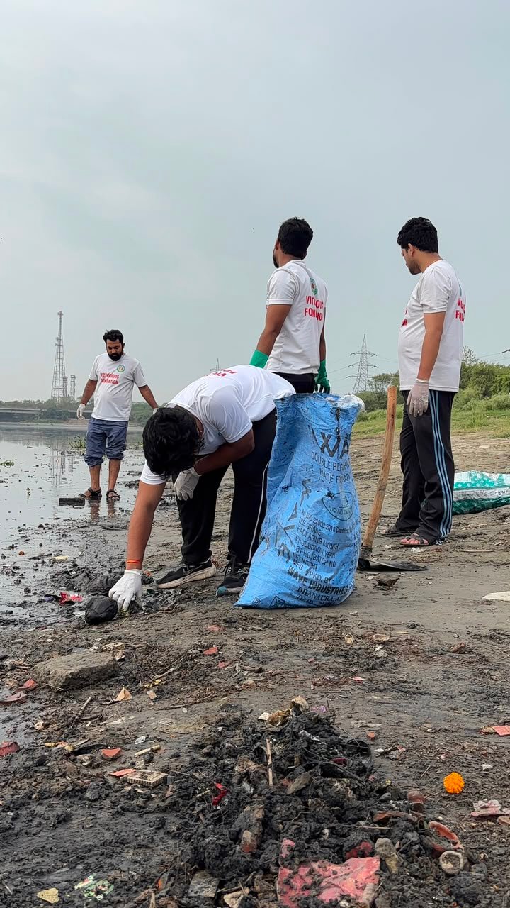 Volunteers in Action for a Cleaner Yamuna